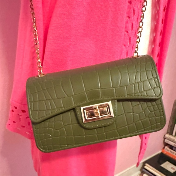 Adorable Small Dark Green Crossbody/Handbag, Good Preowned Cond, Gold Hardware - Picture 4 of 10
